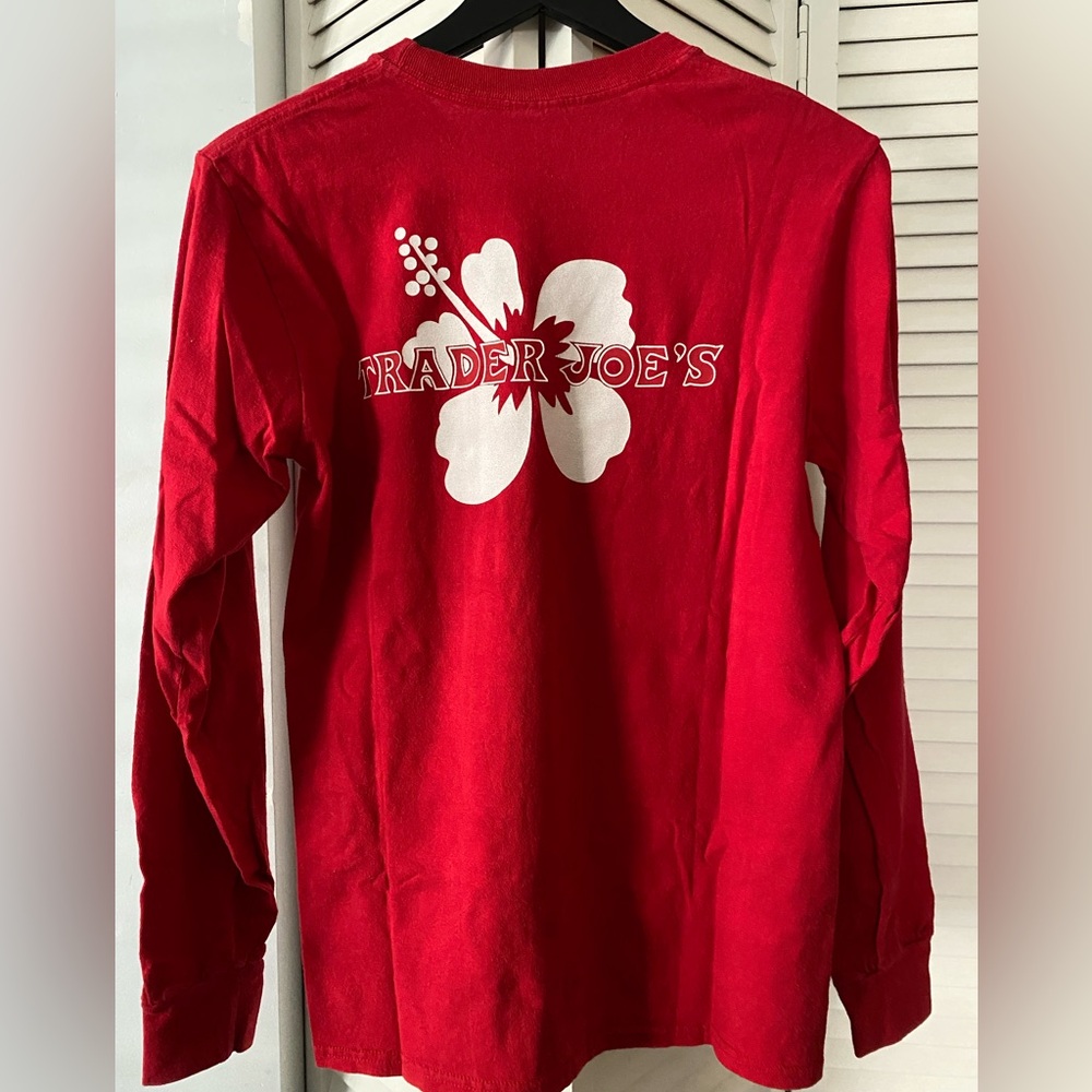 PRE-LOVED TRADER JOE’S LONG SLEEVE RED SHIRT - Picture 2 of 2